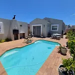 Family Home In Kirstenhof- Solar Heated Pool & Inverter