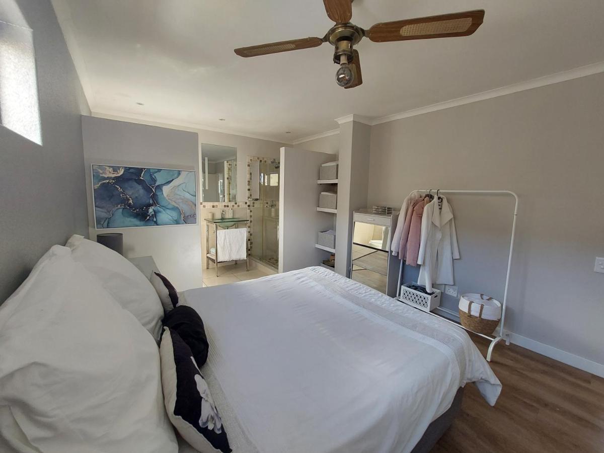 Holiday home Family In Kirstenhof- Solar Heated Pool & Inverter