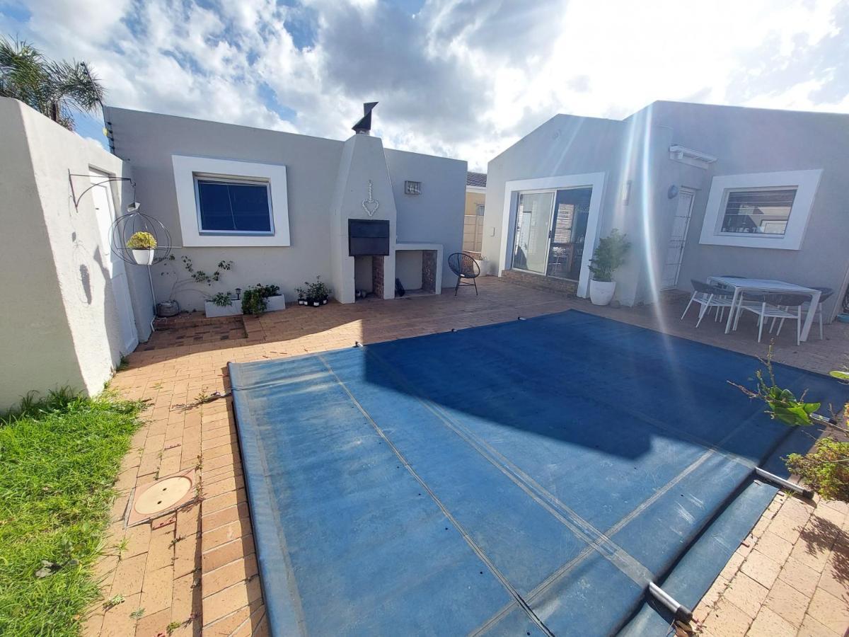 Holiday home Family In Kirstenhof- Solar Heated Pool & Inverter *