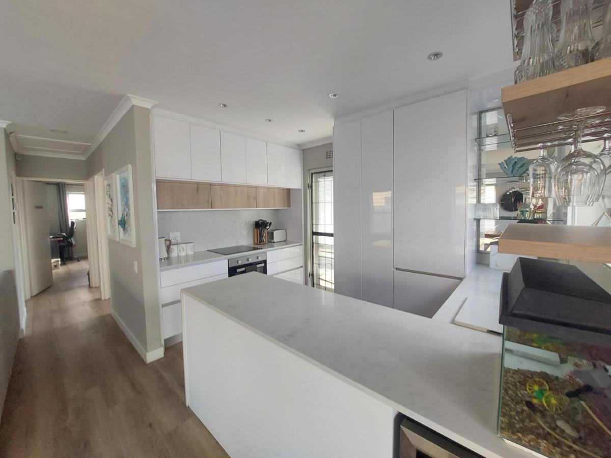 Family In Kirstenhof- Solar Heated Pool & Inverter * Cape Town