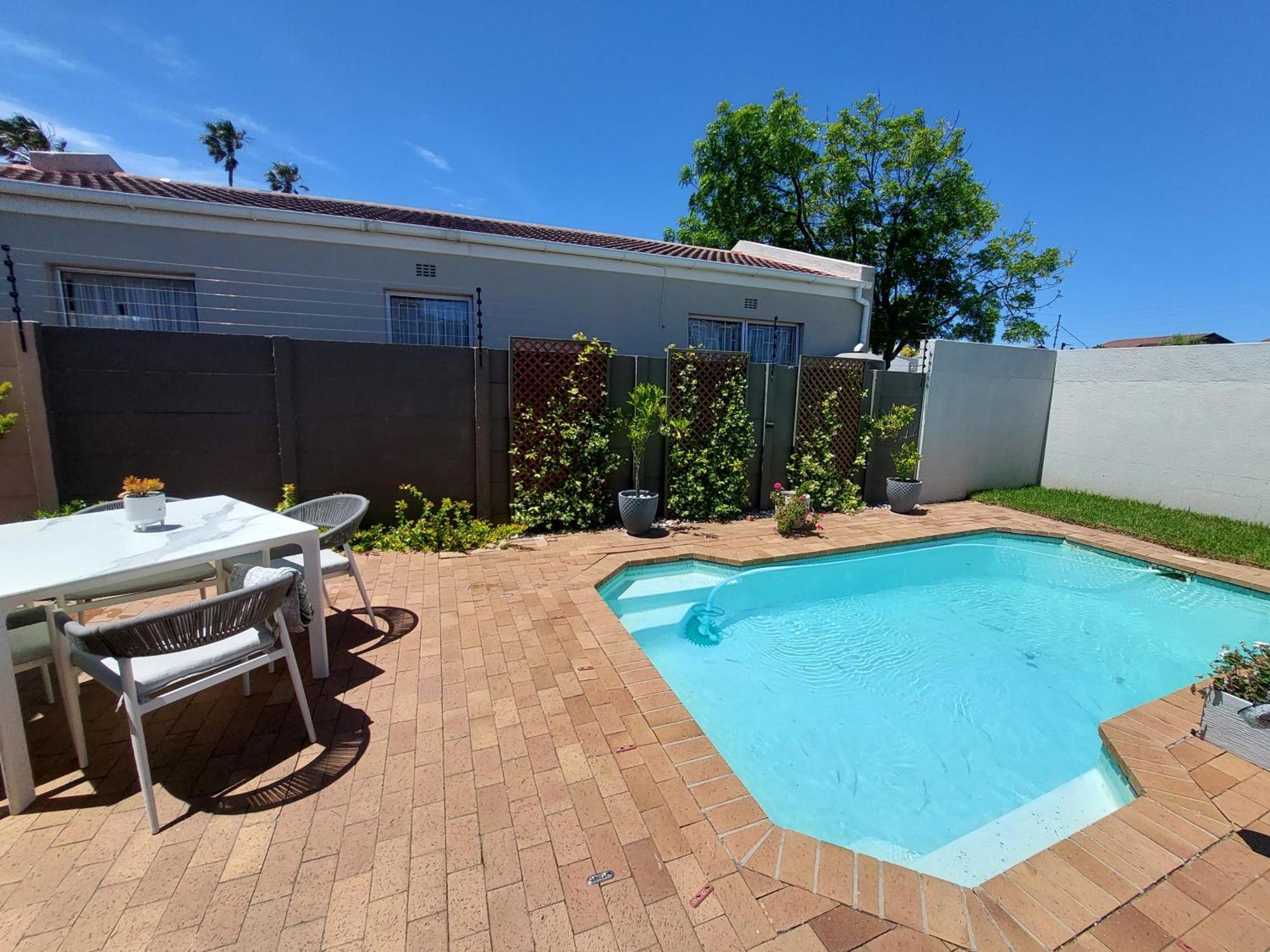 Family In Kirstenhof- Solar Heated Pool & Inverter * Cape Town